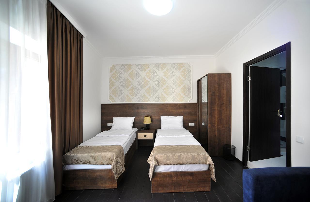 Rk City Hotel Tbilisi Exteriör bild