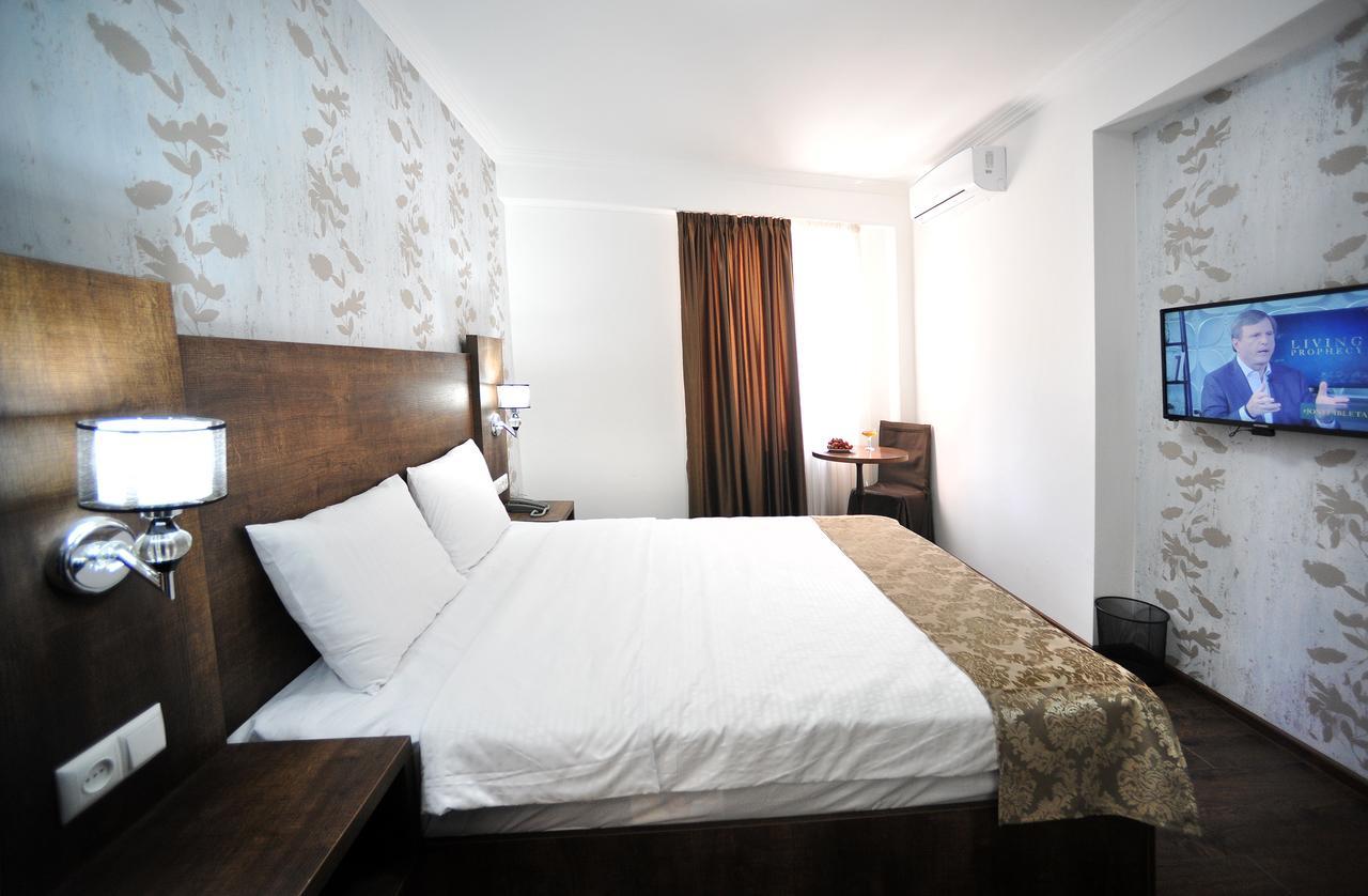 Rk City Hotel Tbilisi Exteriör bild