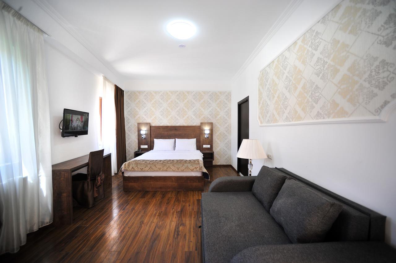 Rk City Hotel Tbilisi Exteriör bild