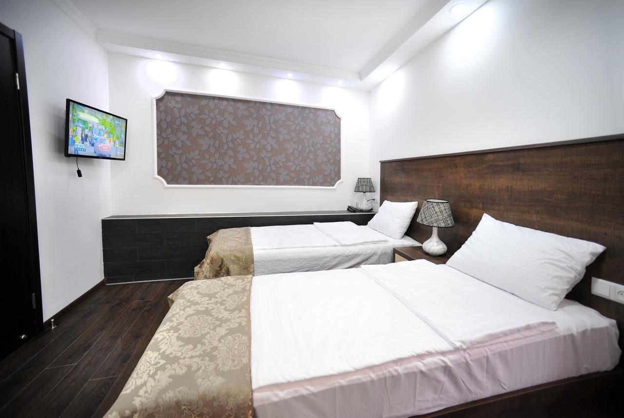 Rk City Hotel Tbilisi Exteriör bild