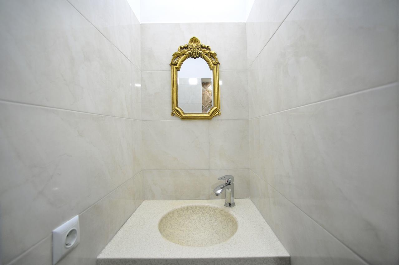 Rk City Hotel Tbilisi Exteriör bild
