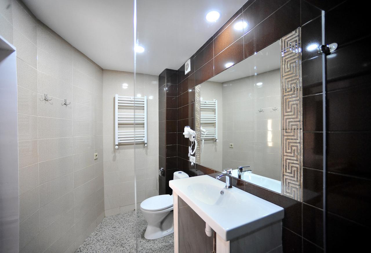 Rk City Hotel Tbilisi Exteriör bild