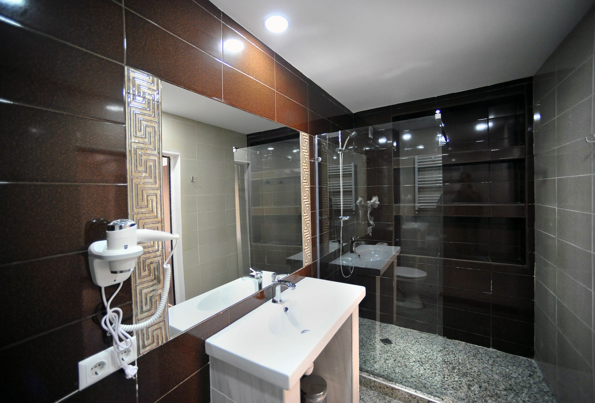 Rk City Hotel Tbilisi Exteriör bild
